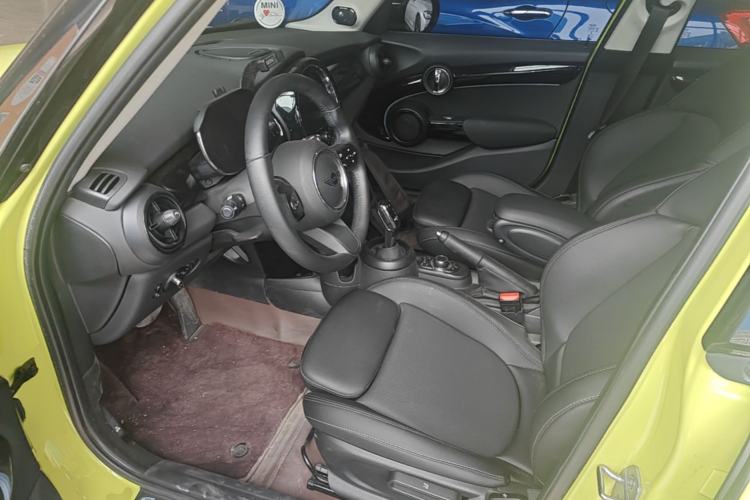 Used MINI 2022 Updated 1.5T COOPER Classic Edition Five-Door Version Left Front Seat