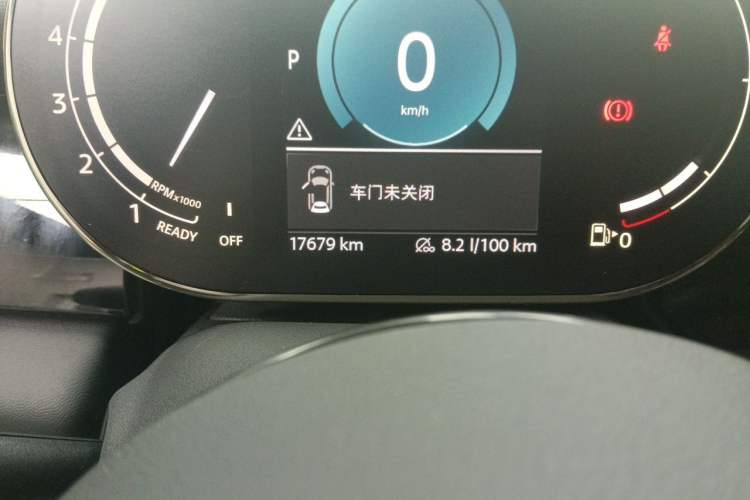 Used MINI  Odometer Close Up