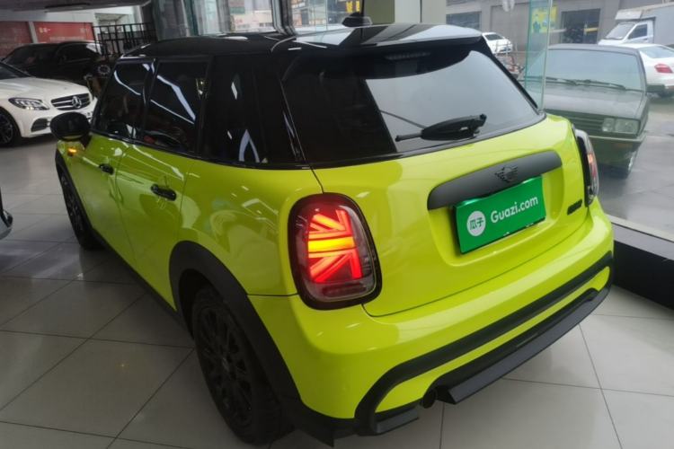 Used MINI 2022 1.5T ONE Five-Door PLUS Rear Left 45 Deg