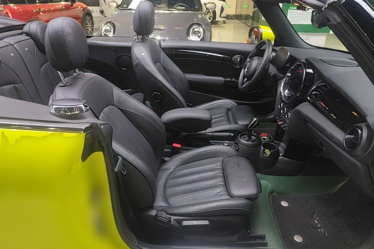 Used MINI 2022 Revised 2.0T COOPER S CABRIO Artist Right Front Seat