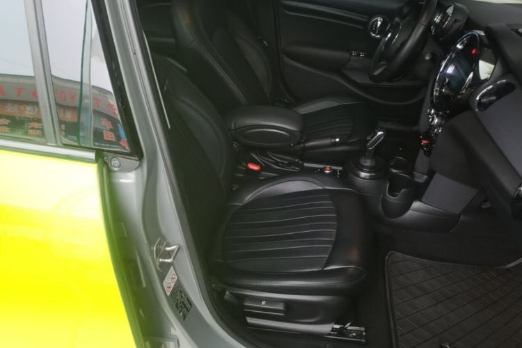 Used MINI 2022 1.5T ONE Five-Door PLUS Right Front Seat