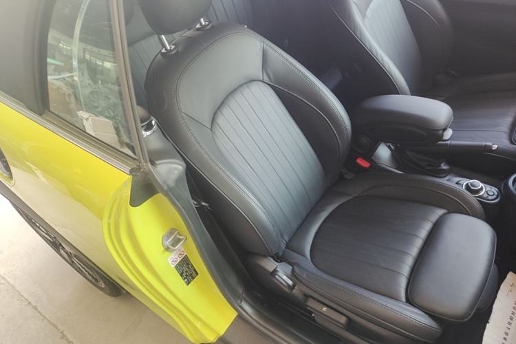 Used MINI 2022 2.0T COOPER S CABRIO Artist Right Front Seat