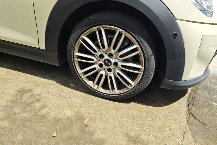 Used MINI 2022 1.5T COOPER Classic Edition Right Front Wheel Hub