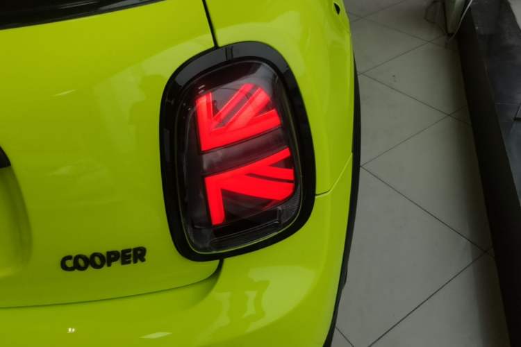 Used MINI 2022 1.5T ONE Five-Door PLUS Right Rear Taillight