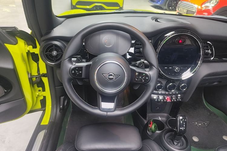 Used MINI 2022 Revised 2.0T COOPER S CABRIO Artist Steering Wheel