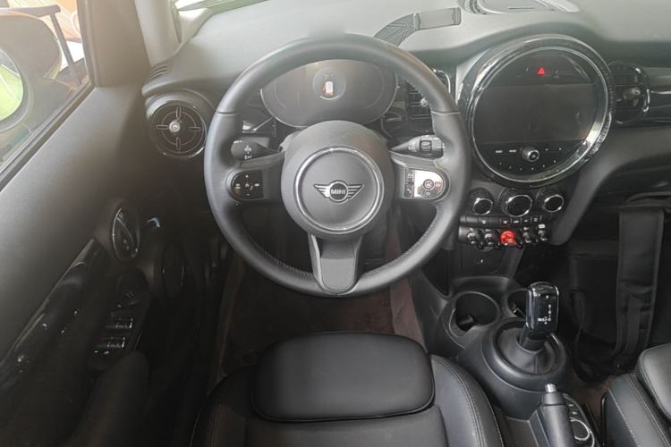 Used MINI 2022 Updated 1.5T COOPER Classic Edition Five-Door Version Steering Wheel