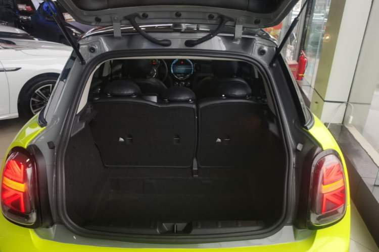 Used MINI 2022 1.5T ONE Five-Door PLUS Trunk
