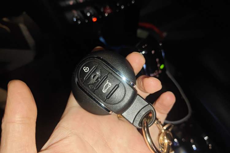 Used MINI 2022 2.0T COOPER S CABRIO Sidewalk Vehicle Key