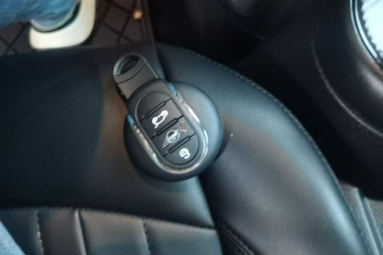 Used MINI 2022 1.5T ONE Five-Door PLUS Vehicle Key