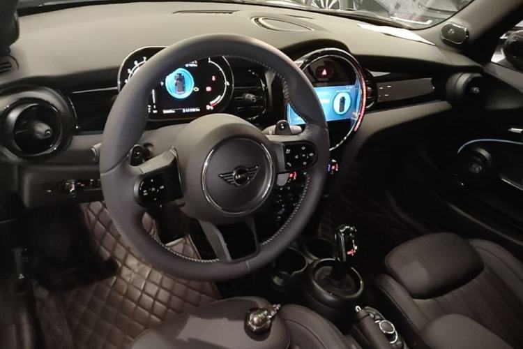 Used MINI 2023 Second Facelift 2.0T COOPER S CABRIO Artist Center Console