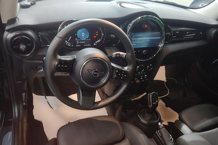Used MINI 2023 Updated 1.5T COOPER Artist Center Console