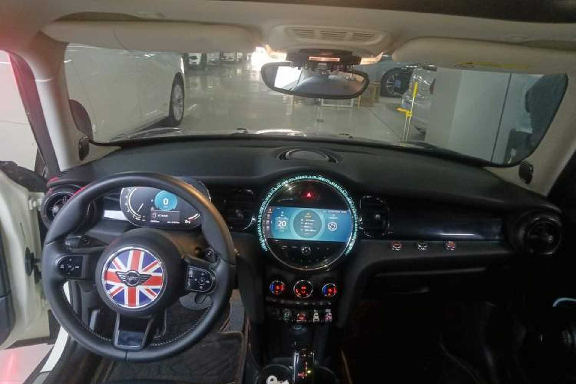 Used MINI 2023 2.0T COOPER S Artist Five-Door Edition Center Console