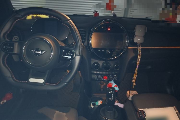 Used MINI 2023 2.0T COOPER S King's Cross Special Edition Five-Door Version Center Console