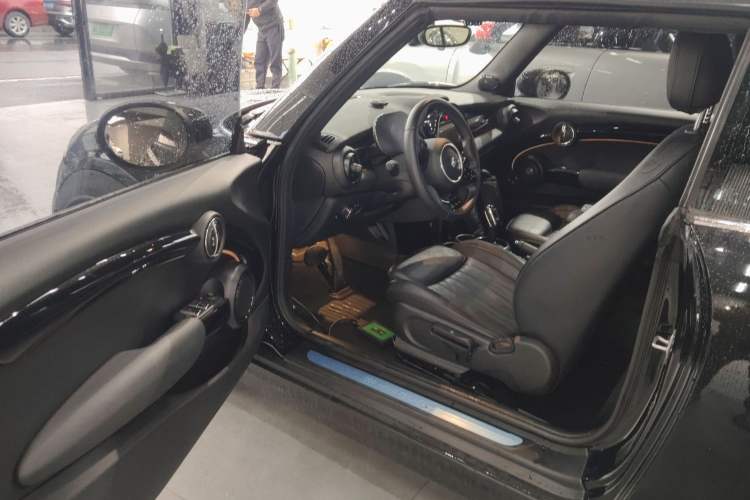 Used MINI 2023 Second Facelift 2.0T COOPER S CABRIO Artist Driver Seat