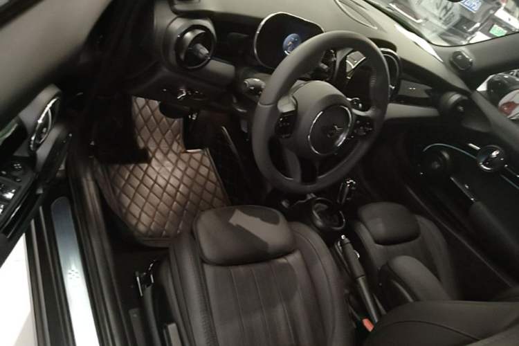 Used MINI 2023 Second Facelift 2.0T COOPER S CABRIO Artist Driver Seat