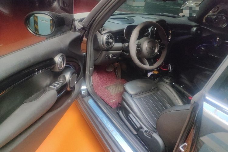 Used MINI 2023 Revised 2.0T COOPER S CABRIO Artist Driver Seat