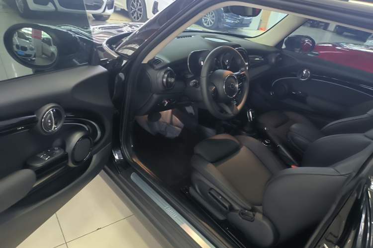 Used MINI 2023 Updated 1.5T COOPER Artist Driver Seat