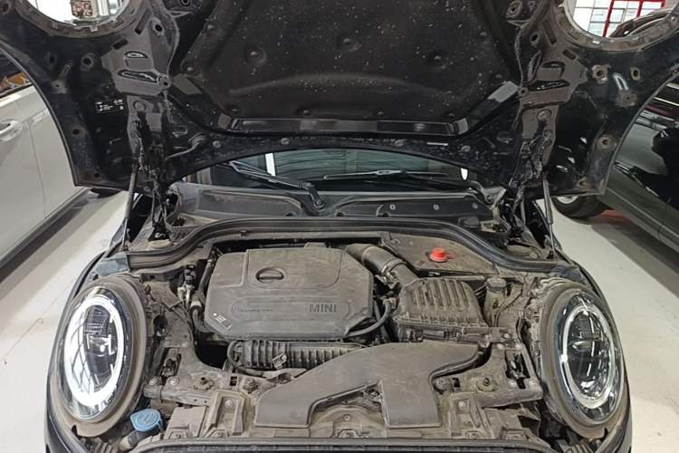 Used MINI 2023 Updated 1.5T COOPER Artist Five-Door Edition Engine Bay