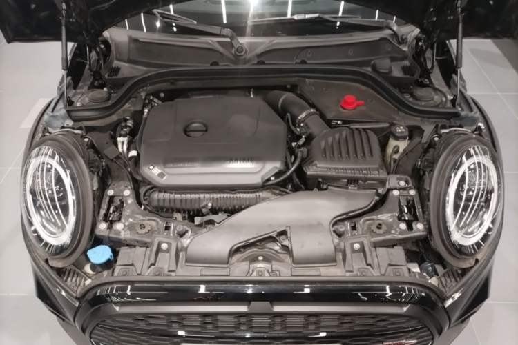 Used MINI 2023 Updated 2.0T COOPER S Racing Driver Engine Bay