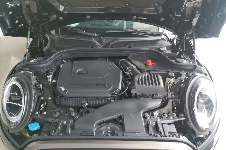 Used MINI 2023 Updated 2.0T COOPER S Artist Engine Bay