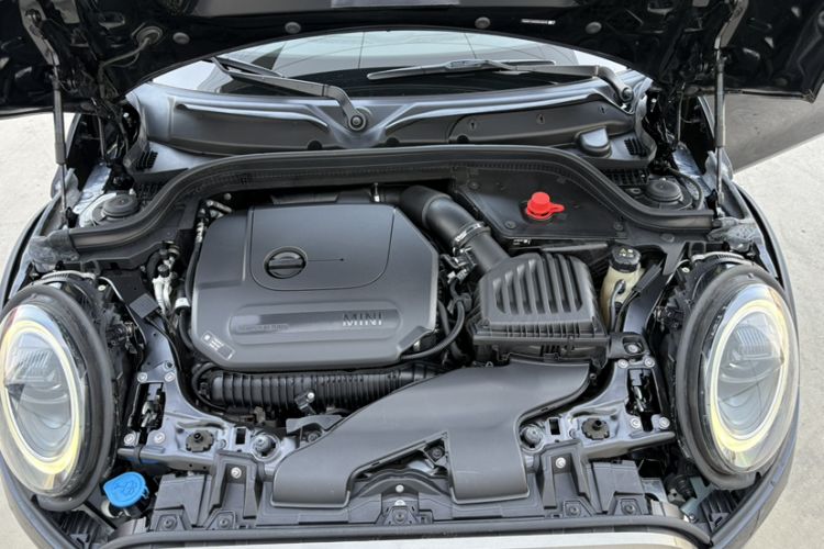 Used MINI 2023 Facelift 2.0T COOPER S Artist Five-Door Edition Engine Bay