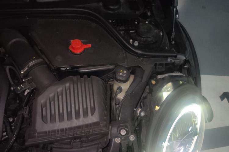 Used MINI 2023 Second Facelift 2.0T COOPER S CABRIO Artist Engine Bay Left