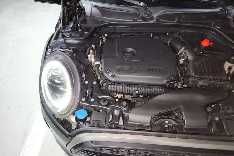 Used MINI 2023 2.0T COOPER S King's Cross Special Edition Five-Door Version Engine Bay Right