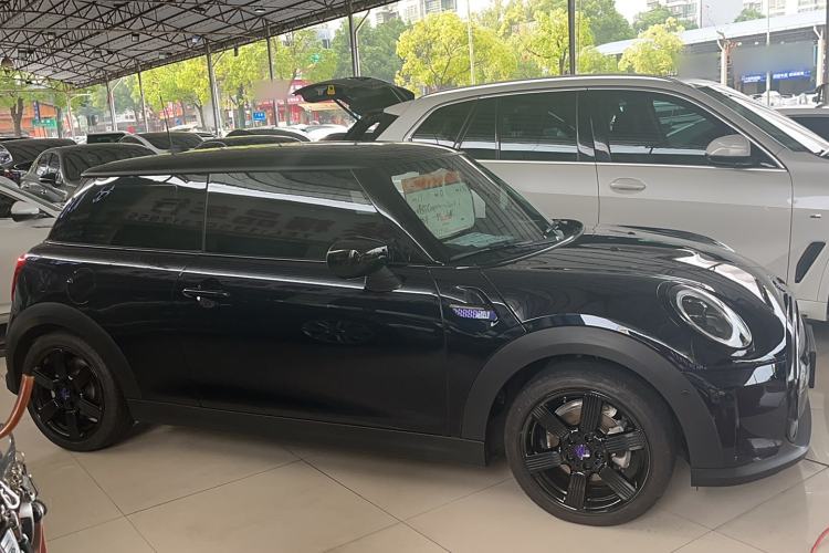 Used MINI 2023 1.5T COOPER Midnight Escape Special Edition Exterior 2