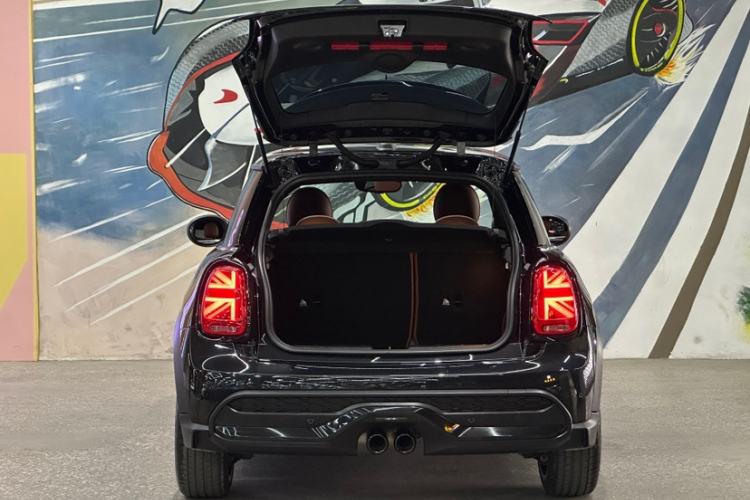 Used MINI 2023 Updated 2.0T COOPER S Artist Exterior 2