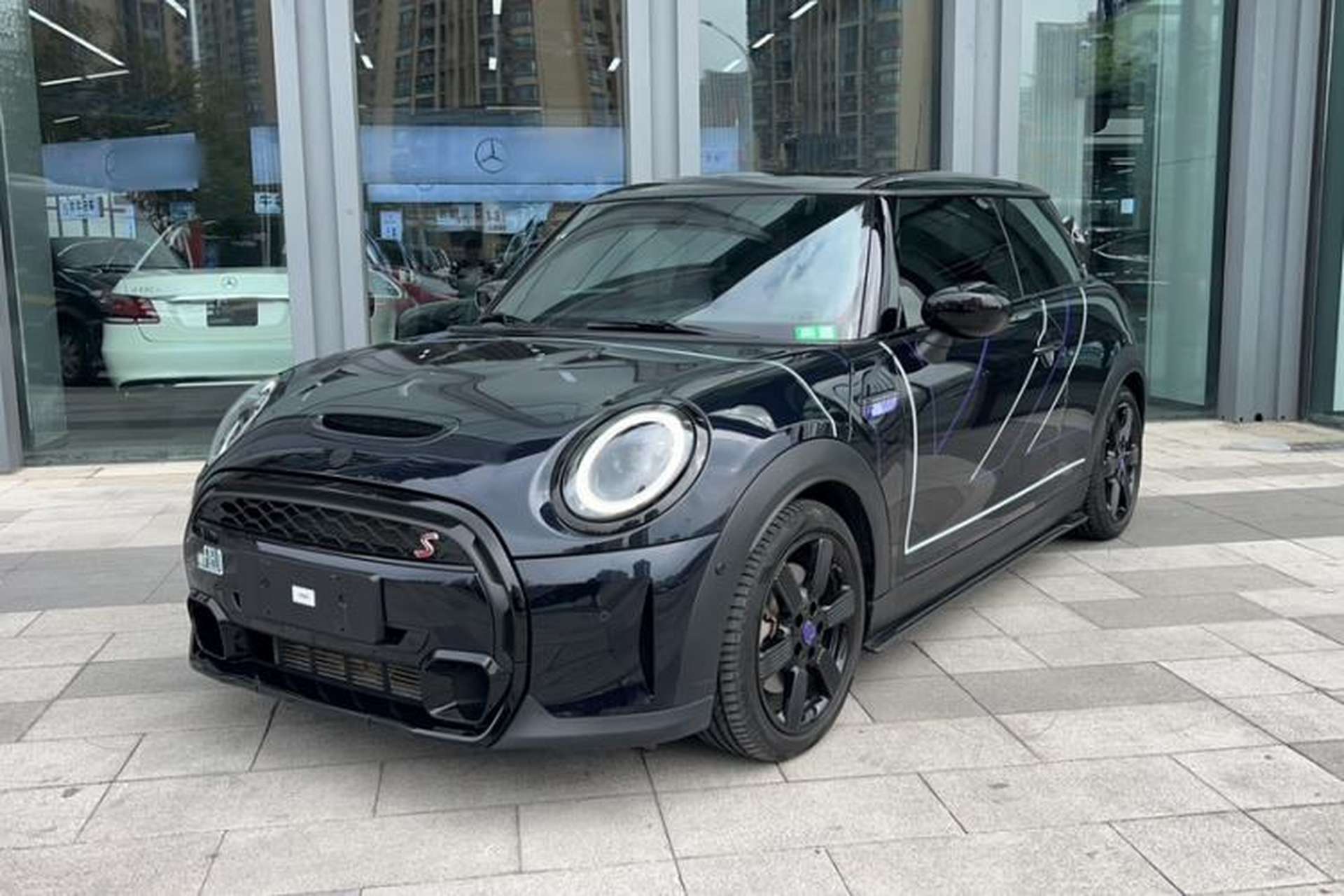 Used MINI 2023 2.0T COOPER S Midnight Escape Special Edition Front Left 45 Deg