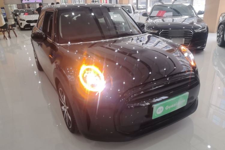 Used MINI 2023 1.5T COOPER Artist Five-Door Edition Front Right 45 Deg