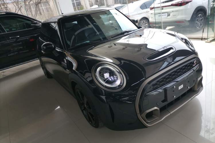 Used MINI 2023 Updated 2.0T COOPER S Artist Front Right 45 Deg
