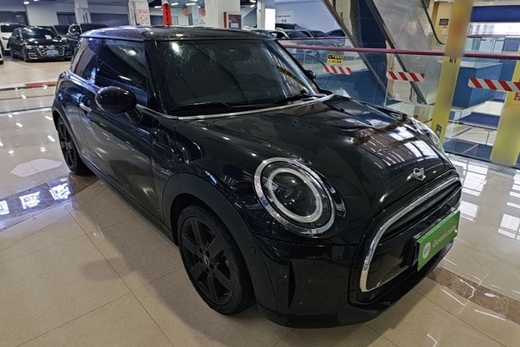 Used MINI 2023 Updated 1.5T COOPER Artist Front Right 45 Deg