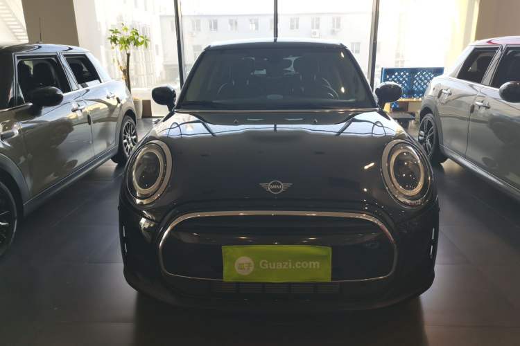 Used MINI 2023 Updated 1.5T COOPER Artist Five-Door Edition Front