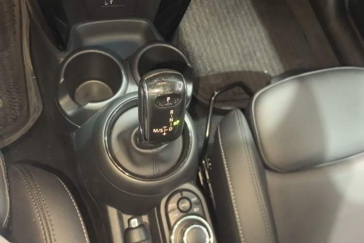 Used MINI 2023 1.5T COOPER Artist Five-Door Edition Gear Lever
