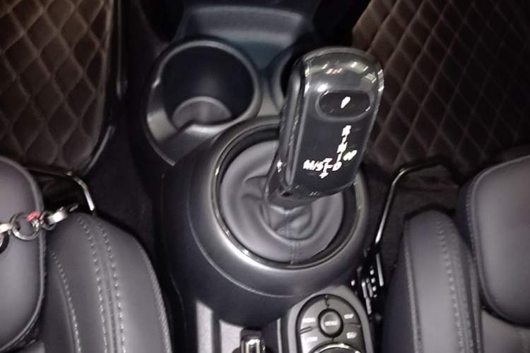 Used MINI 2023 Second Facelift 2.0T COOPER S CABRIO Artist Gear Lever
