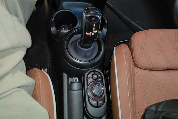 Used MINI 2023 Updated 1.5T COOPER Artist Gear Lever
