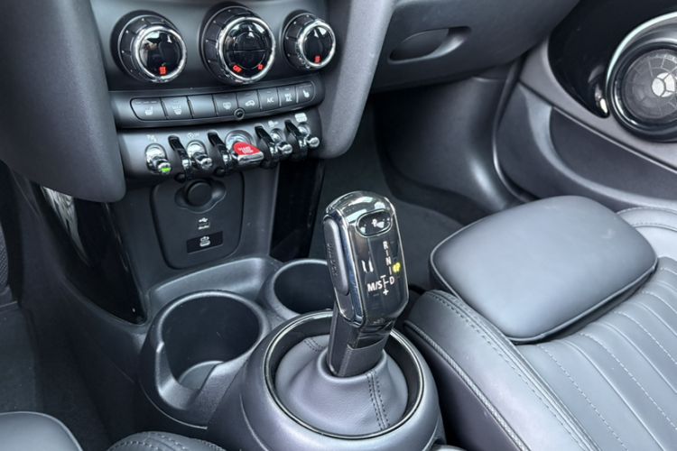 Used MINI 2023 Facelift 2.0T COOPER S Artist Five-Door Edition Gear Lever