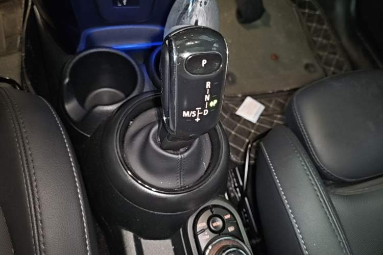 Used MINI 2023 Updated 1.5T COOPER Artist Gear Lever