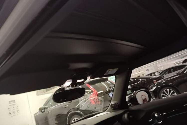 Used MINI 2023 Second Facelift 2.0T COOPER S CABRIO Artist Headliner