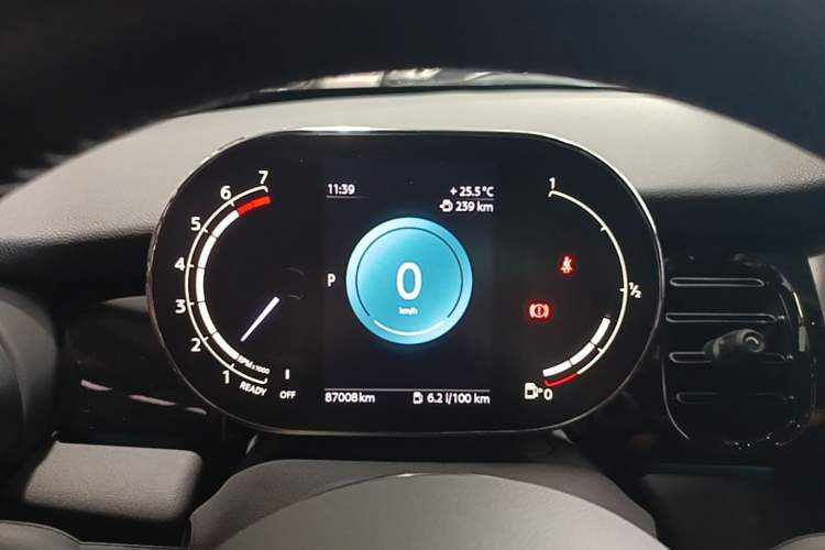Used MINI 2023 Updated 1.5T COOPER Artist Five-Door Edition Instrument Cluster