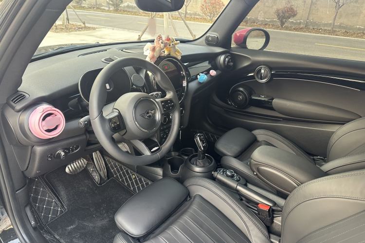 Used MINI 2023 Updated 2.0T COOPER S Racing Driver Interior 1
