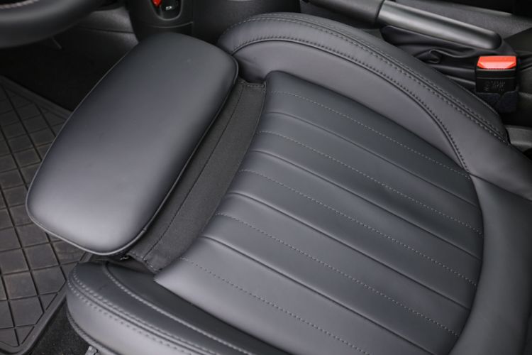 Used MINI 2023 Updated 2.0T COOPER S Artist Interior 2