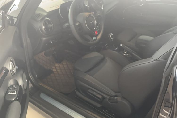 Used MINI 2023 1.5T COOPER Midnight Escape Special Edition Interior 2