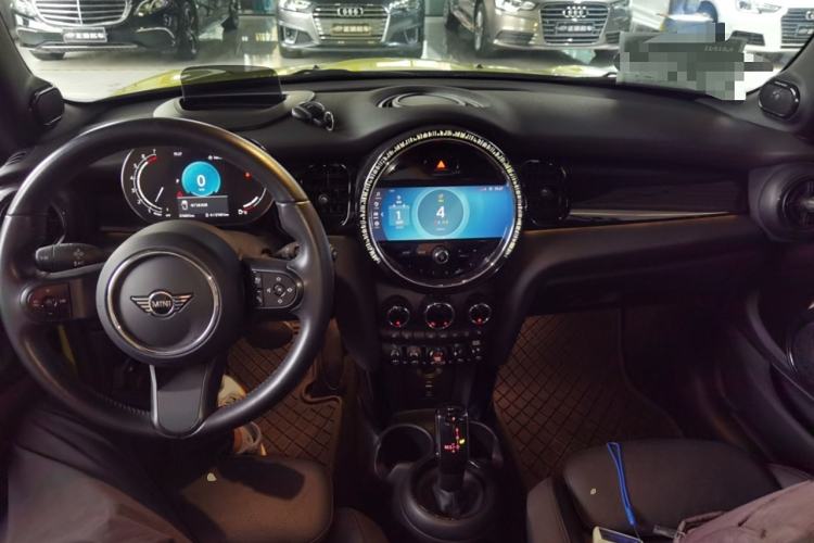 Used MINI 2023 Revised 1.5T COOPER CABRIO Artist Interior 2