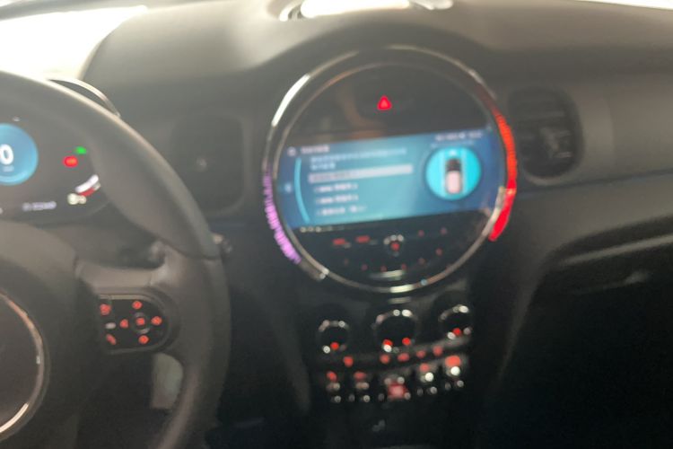 Used MINI 2023 1.5T COOPER Midnight Escape Special Edition Interior 3