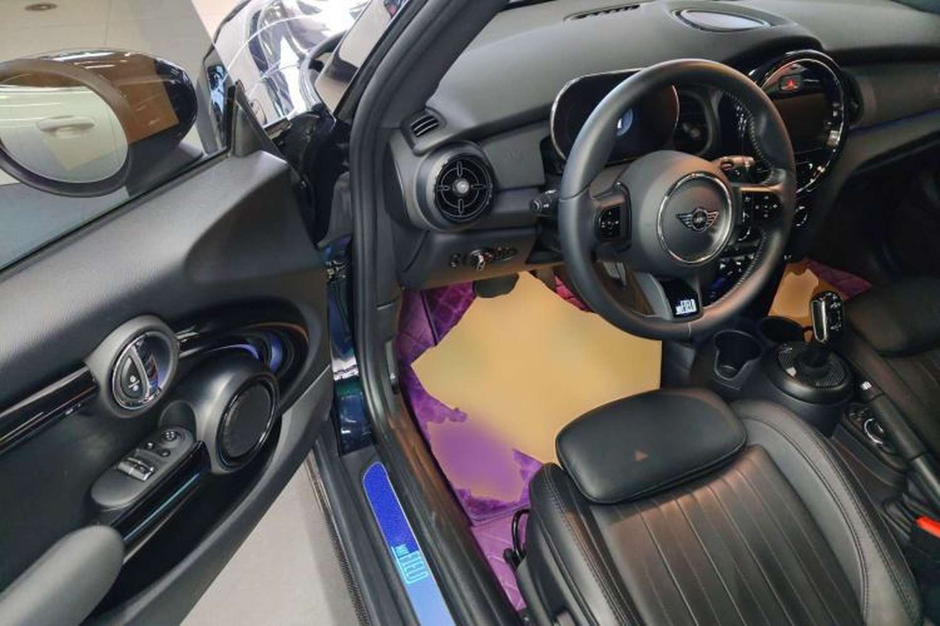 Used MINI 2023 2.0T COOPER S Midnight Escape Special Edition Interior 3