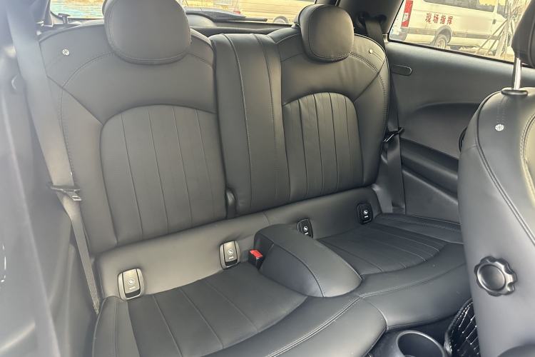 Used MINI 2023 Updated 2.0T COOPER S Racing Driver Interior 4