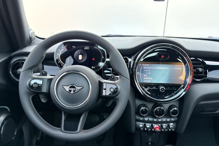 Used MINI 2023 Facelift 2.0T COOPER S Artist Five-Door Edition Interior 5