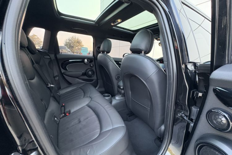 Used MINI 2023 Facelift 2.0T COOPER S Artist Five-Door Edition Interior 6